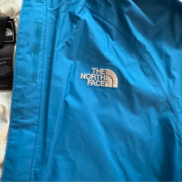 The Northface Turquoise Rain Jacket - Picture 2 of 8